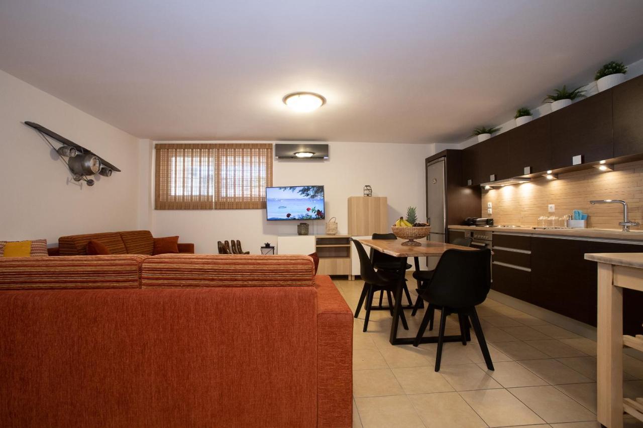 Villa Linda Толон Экстерьер фото